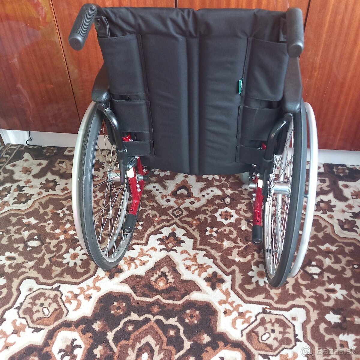 Predám nový skladaci invalidny vozik. Plné kolesá. - 3