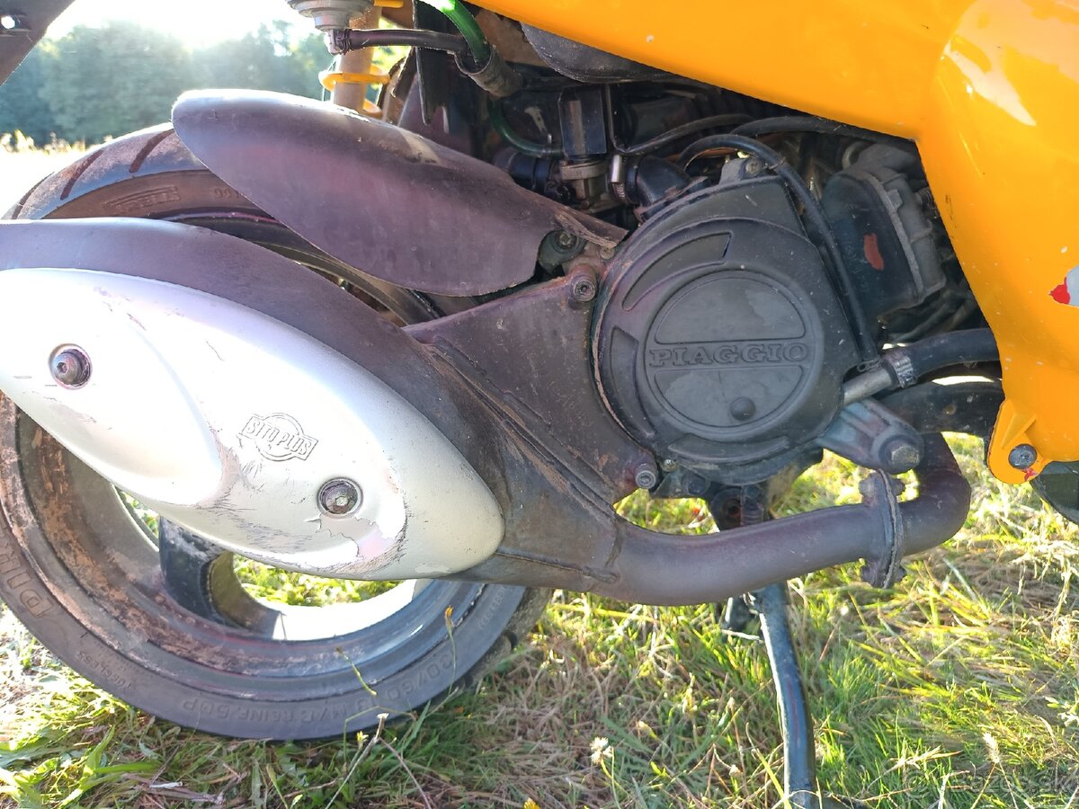 Skúter Piaggio nrg - 3
