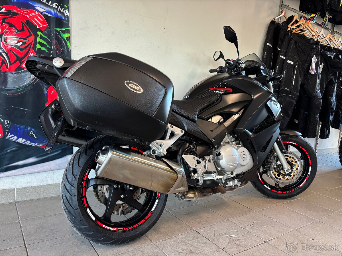 Honda VFR800X CrossRunner - 3