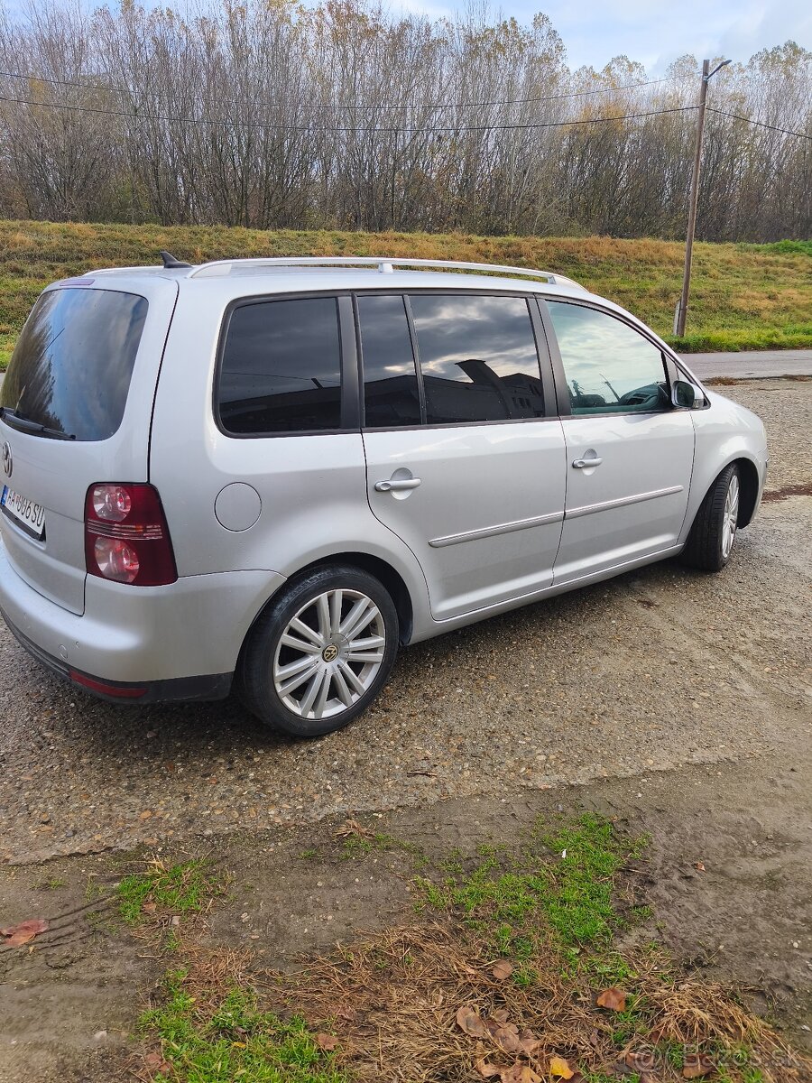 Volkswagen Touran 2.0 TDI - 3