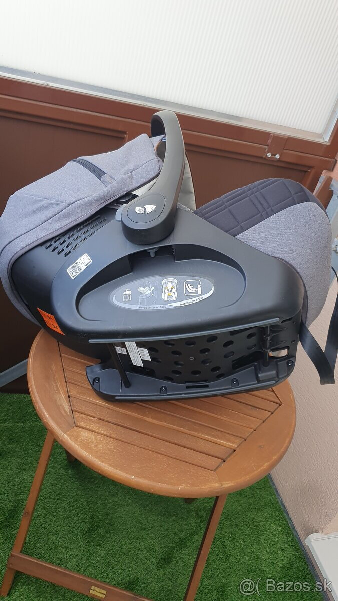 Autosedačka - vajíčko Joie signature + otčná isofix - 3