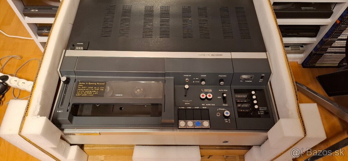 Predám vintage U-Matic videorekordér Sanyo PVC-7415 - 3