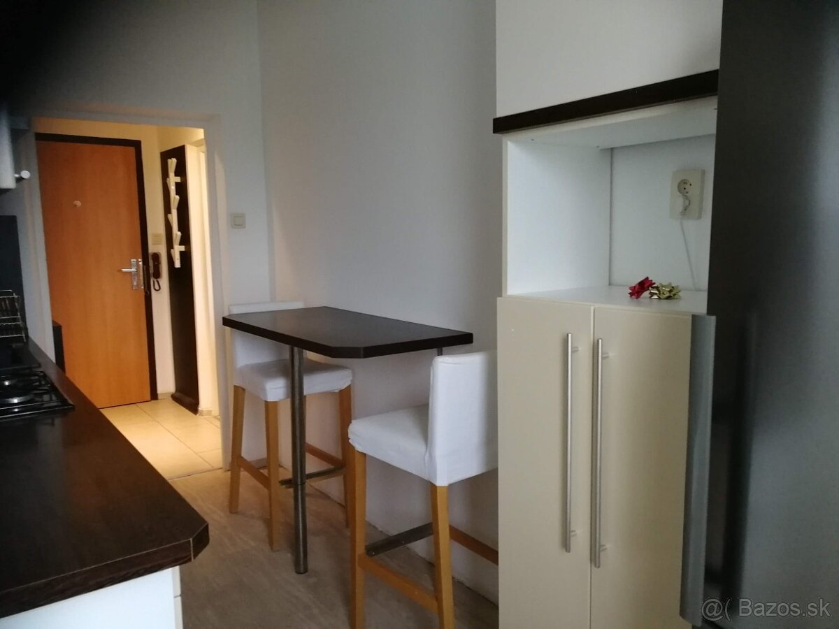 Prenájom 2 izbový byt v Ružinove - 3