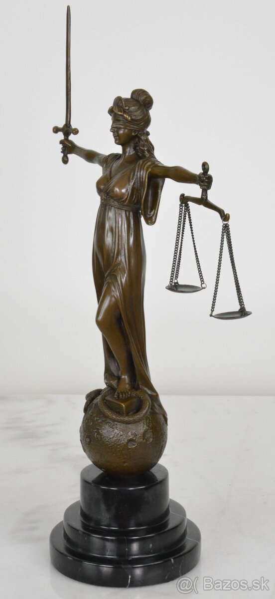 Bronzová soška - Justicia na mramoru - 3