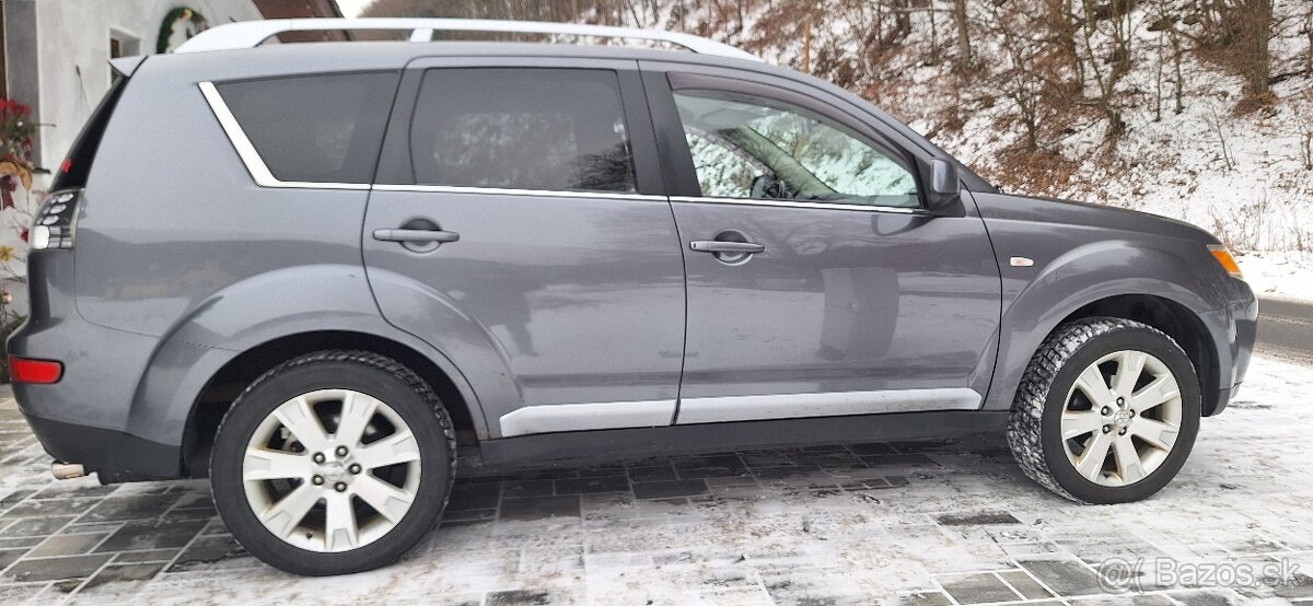 Predám Mitsubishi Outlander 4 x 4 - 3
