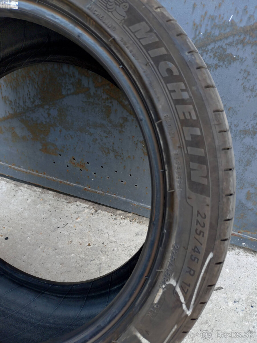 Predam 4ks jazdene pneu Michelin 225/45 R 17 91W letne - 3