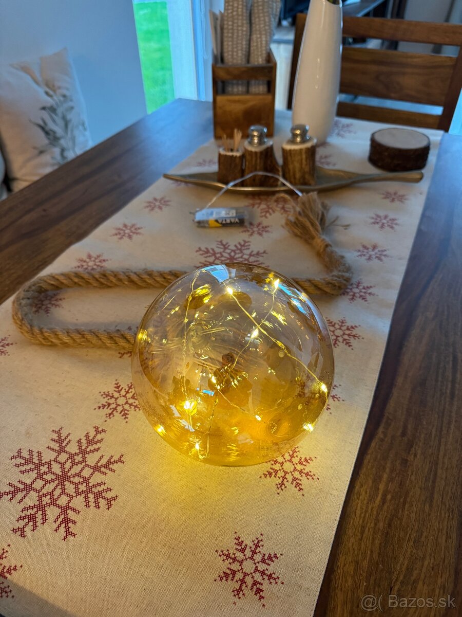 Dekoratívne vianocne LED svetlo – sklenená guľa (15 cm) - 3