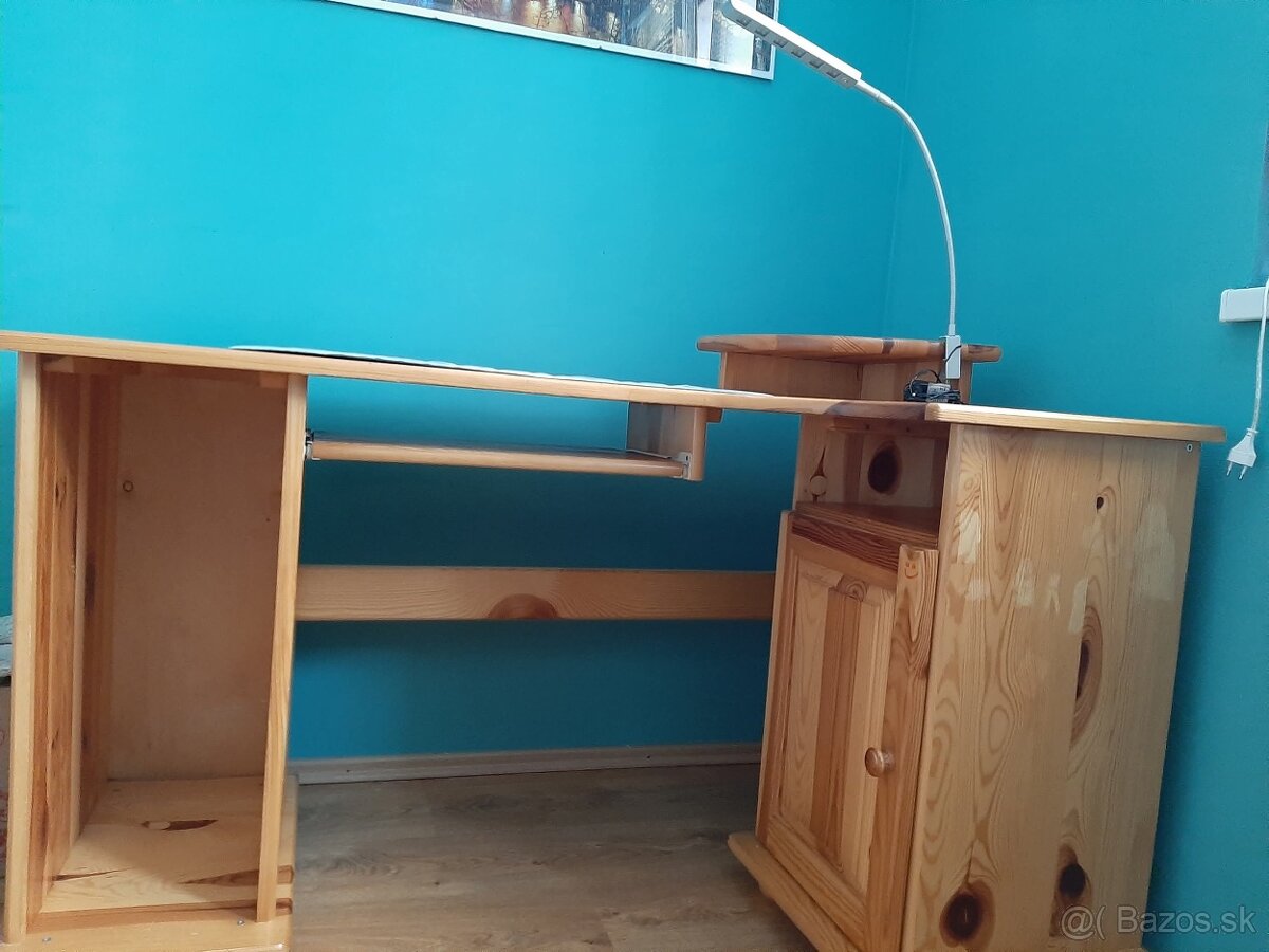 Dreveny pisaci stolik - 3