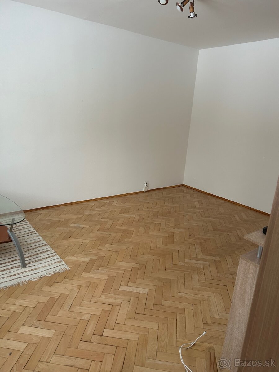Prenájom 3 izbového bytu - 3