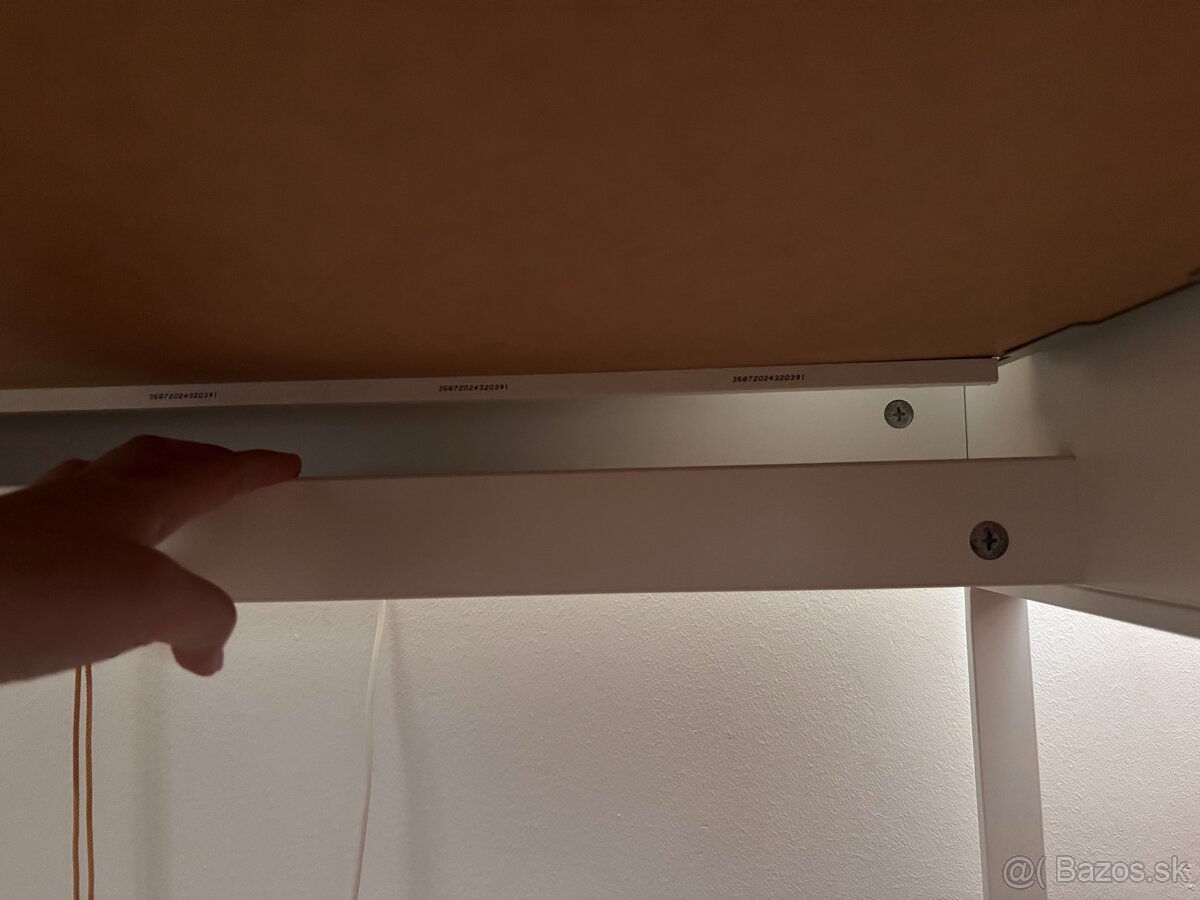 Pisaci stol Micke IKEA - 3