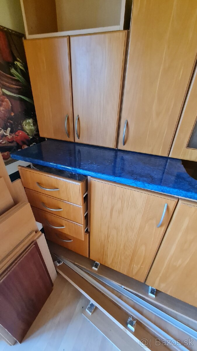 Predám kuchynskú linku dvierka masiv - 3