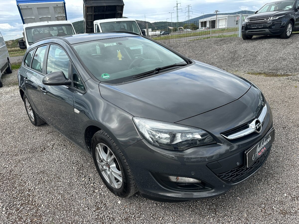 Opel Astra Sport Tourer - 3