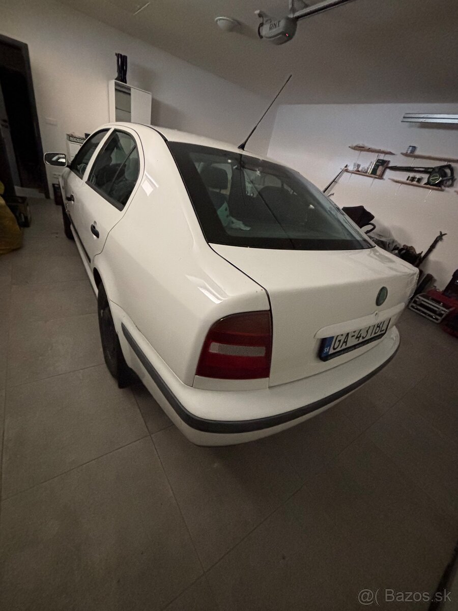 Škoda Octavia 1.6 benzín, automat - 3