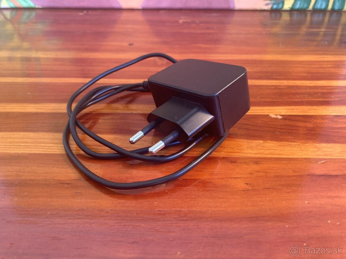Adaptéry 9V 1A - 3