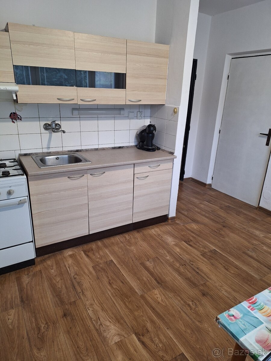 Predám 1 izbový byt na Podborovej - 3