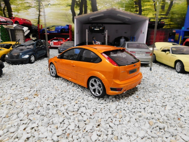 model auta Ford Focus ST Mk2 Otto mobile 1:18 - 3