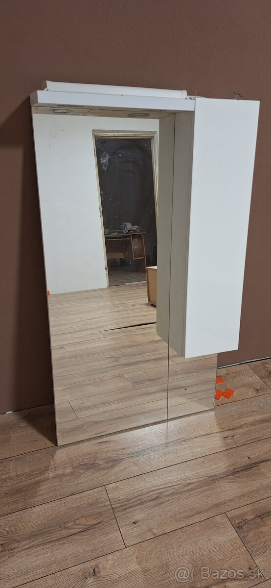 Zrkadlo so skrinkou - 3