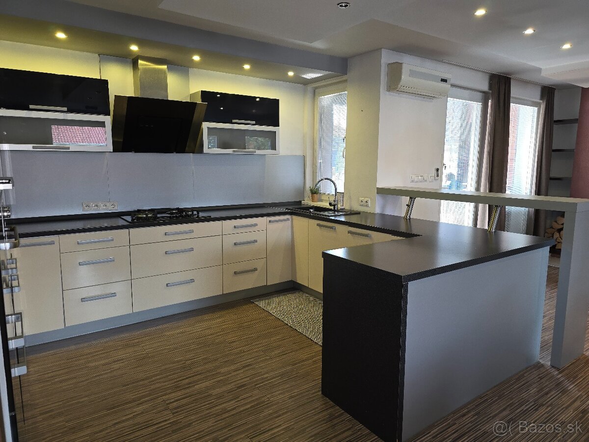 kuchynska linka so spotrebicmi - 3