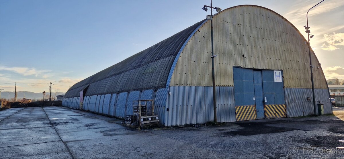 Skladové priestory 1555 m2 + stavebny pozemok 5343 m2 - 3