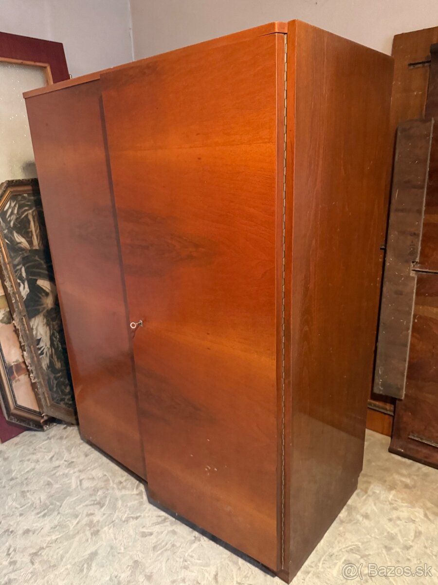 Darujem starodávny nábytok - 3