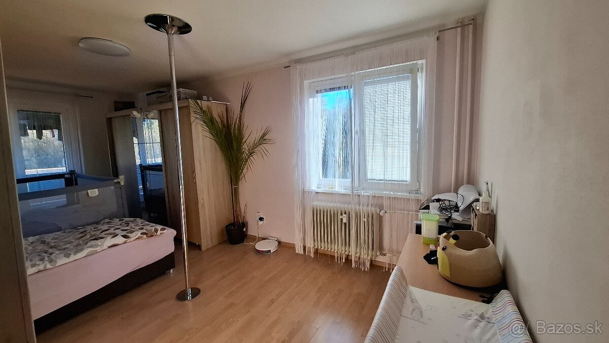 2 izbový byt v centre s dvoma veľkými balkónmi - 3