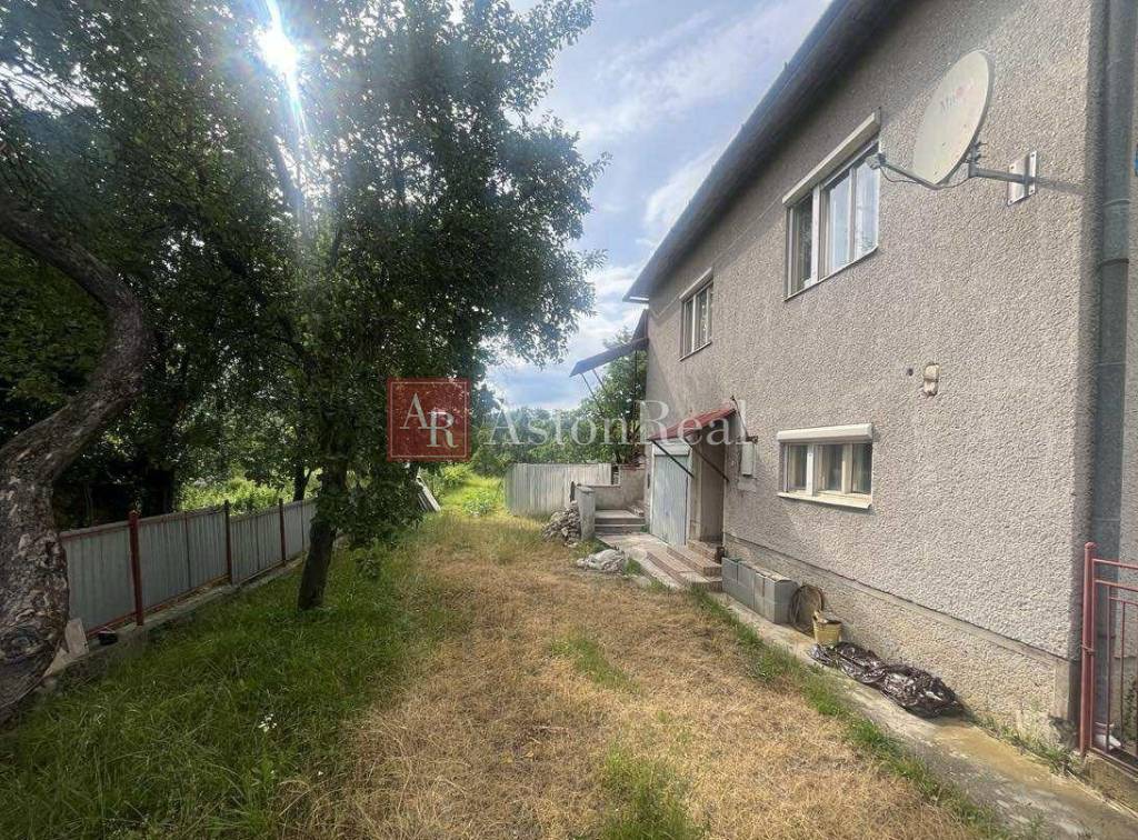 Dvojpodlažný Rodinný Dom na pozemku 786 m2 - Chyžné - 3