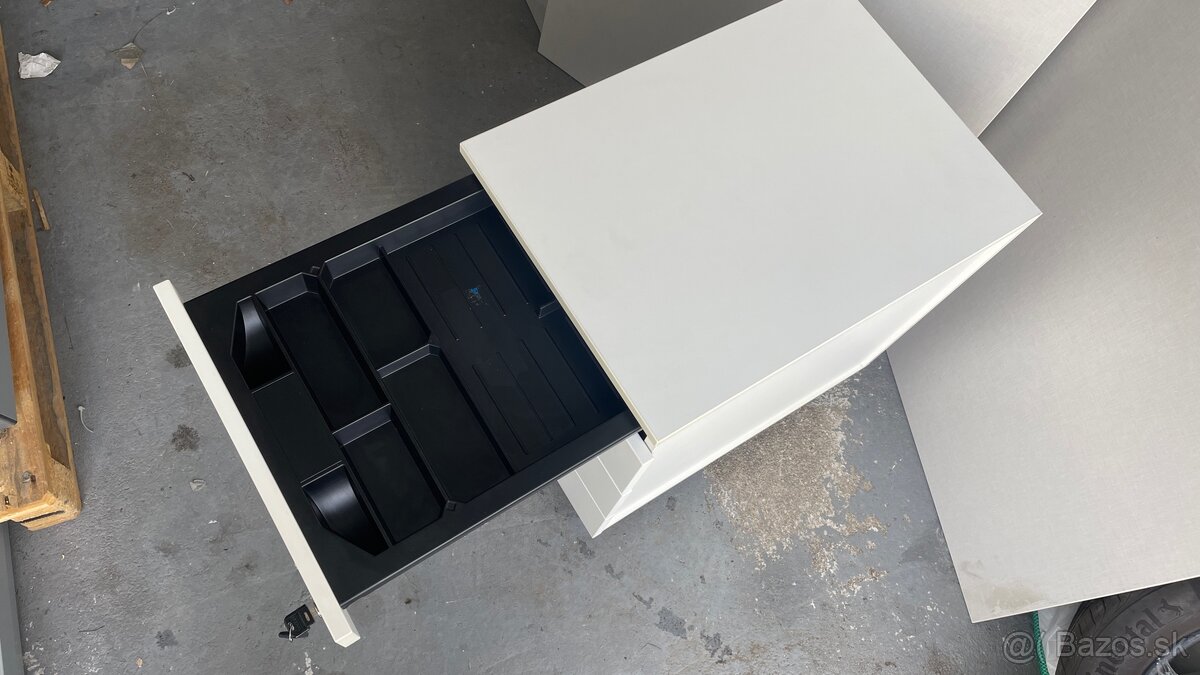 Skrinky/kontajnery Hermann Miller na kolieskach - 3