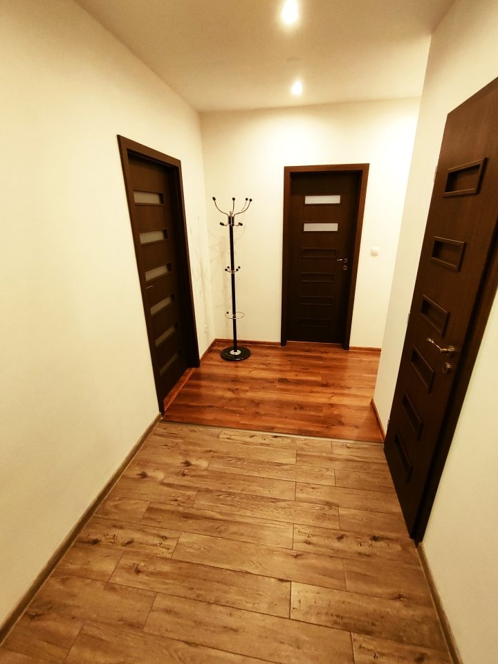 Prenajmem moderný priestranný 3 izbový byt - 3