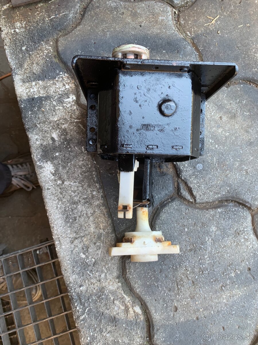 Predám držiak rezervného kolesa navijak do vw - 3