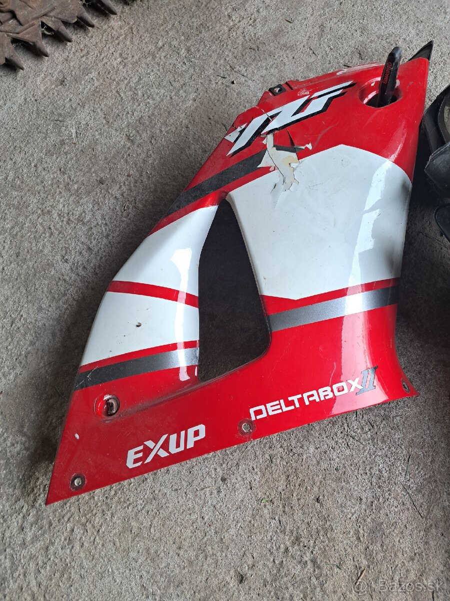 Predám predné svetlo plasty R1 - 3