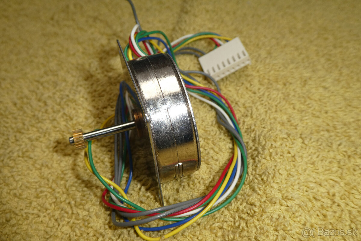 krokový motor Fuji SMS40-4812-D - 3