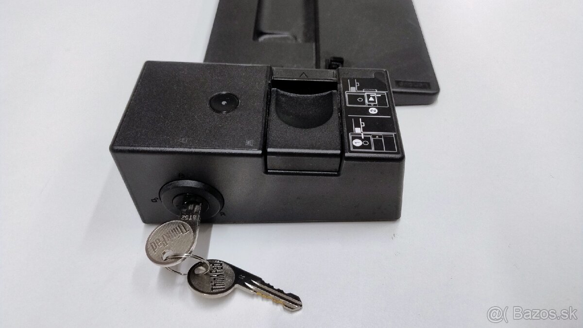 Lenovo ThinkPad Ultra Docking Station (40AJ) - 3