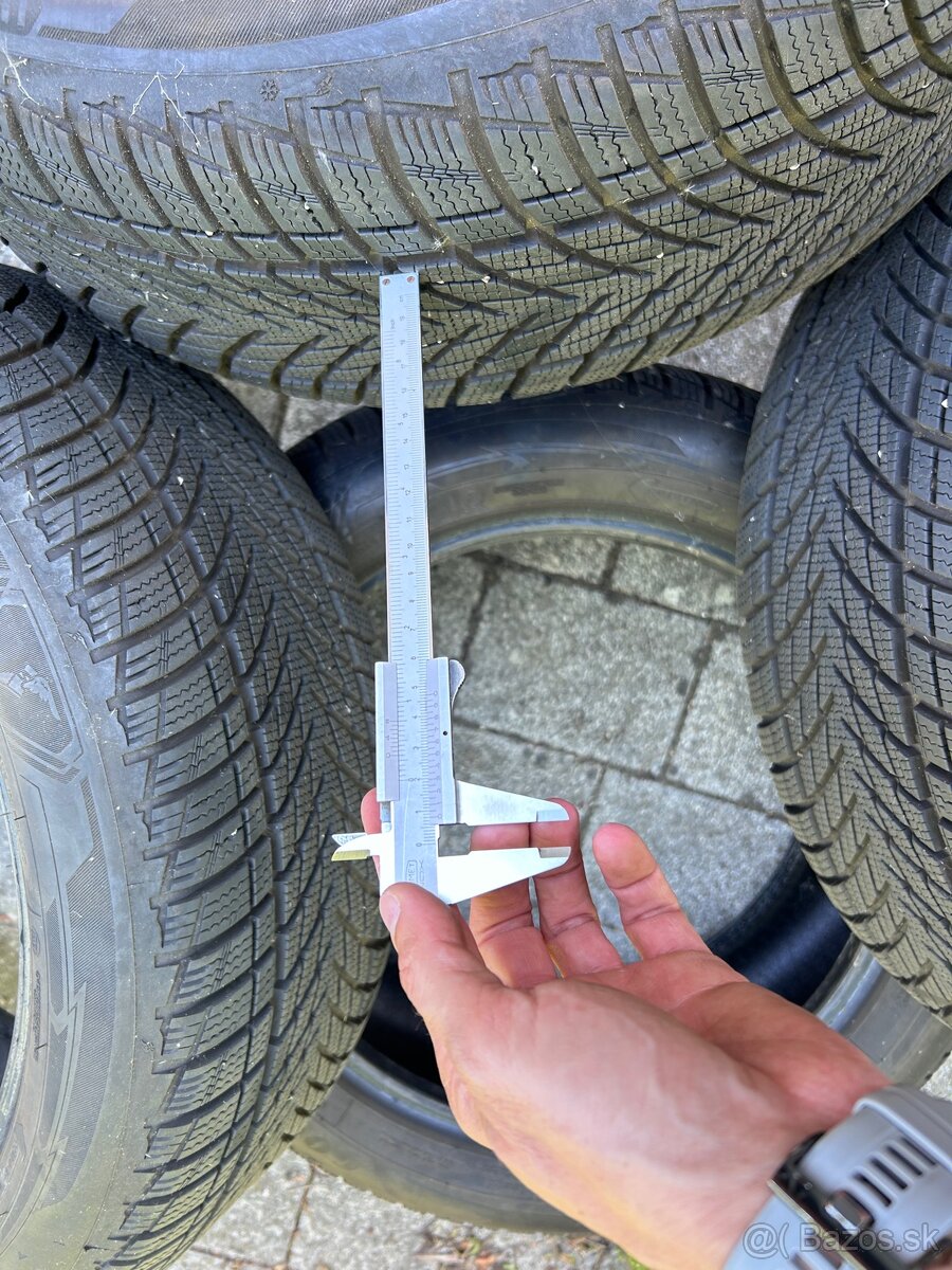 Goodyear UltraGrip performance 3 215/55 r17 98V - 3