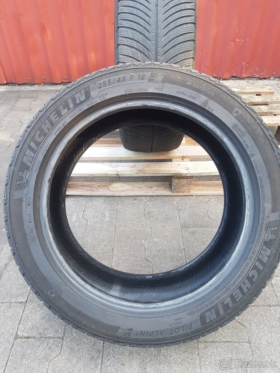 Zimne 255/45R18 Michelin - 3
