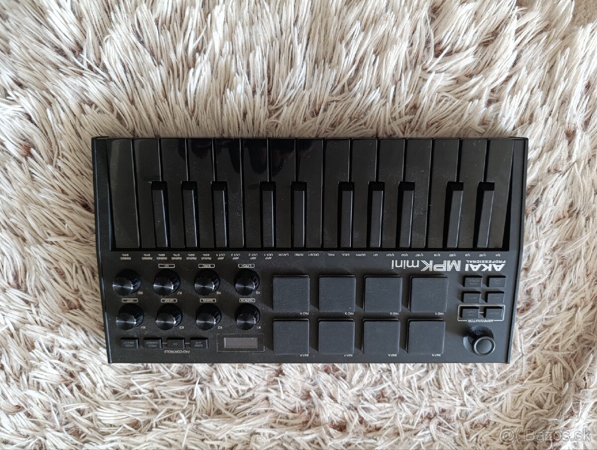 Akai mpk mini Mk3 black + záruka - 3