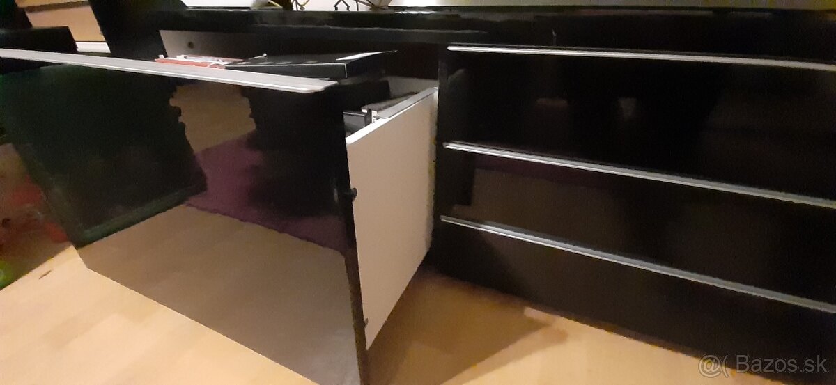 TV stolík IKEA BESTA - 3