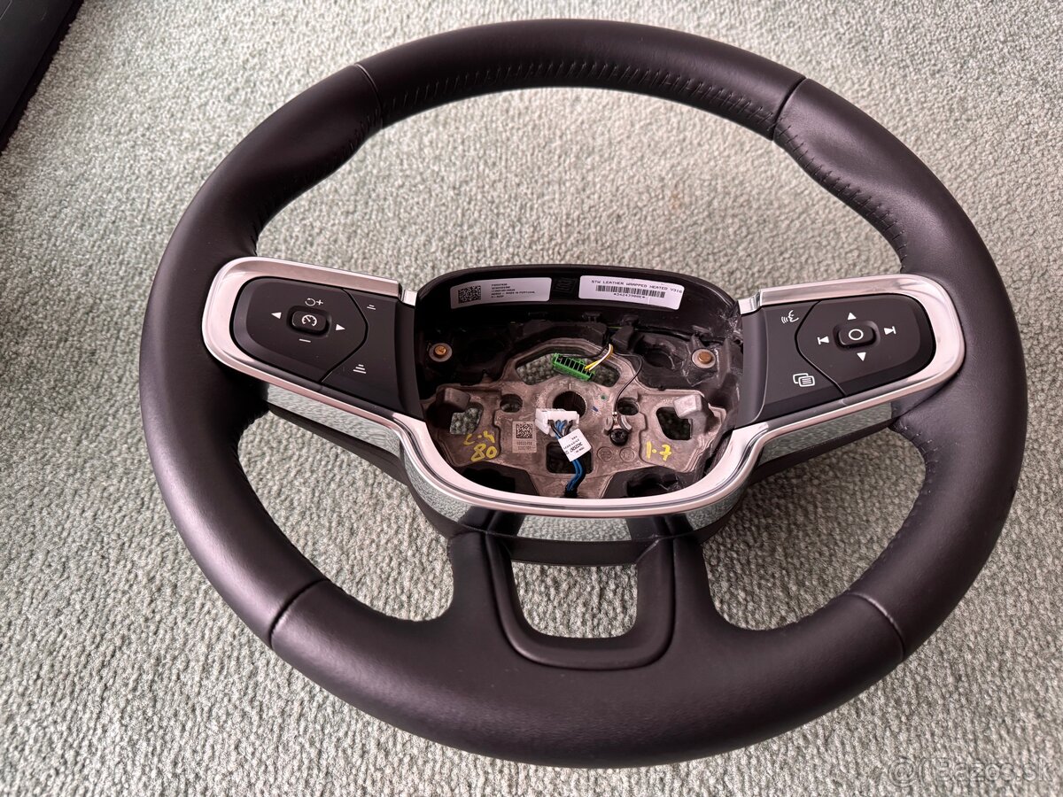 Volant Volvo XC40 - 3