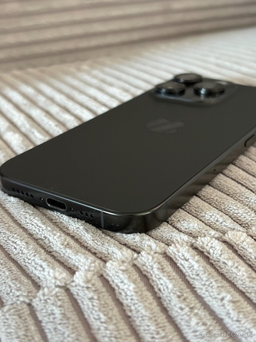 iPhone 16 Pro - 3