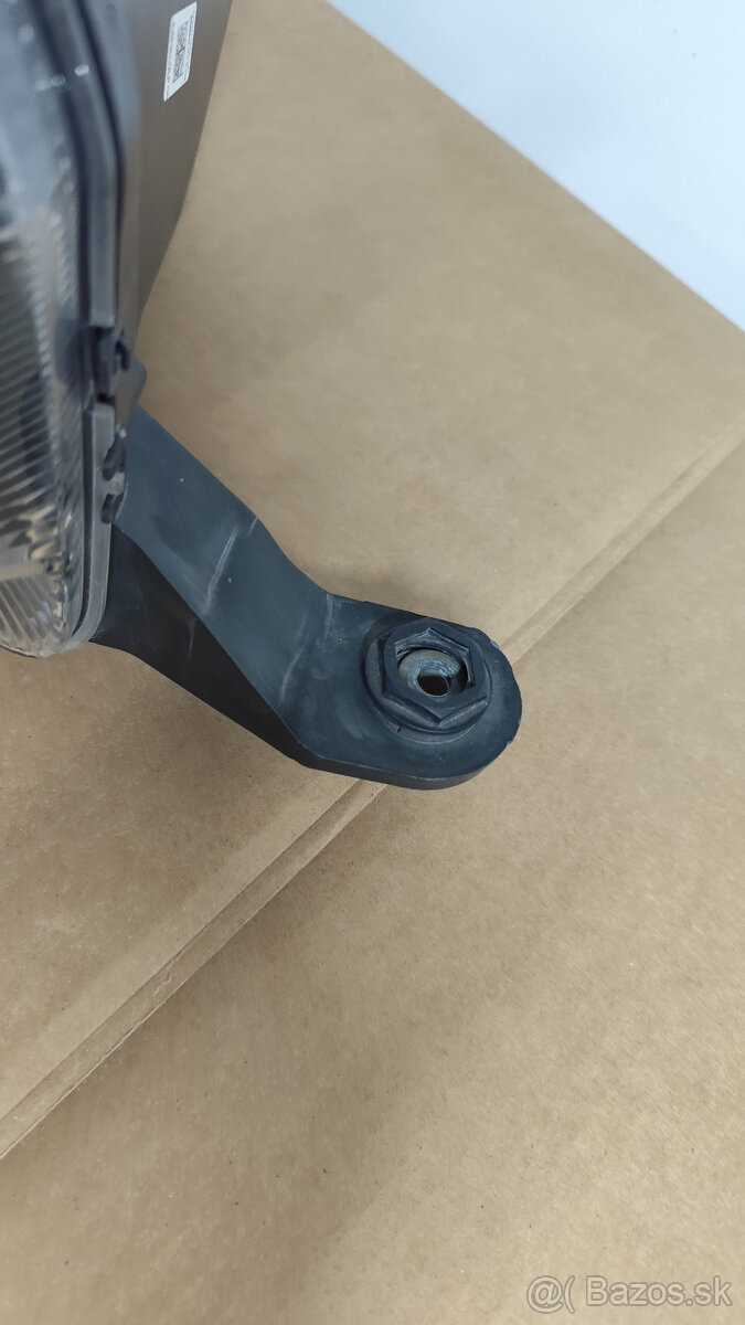 Predný pravý svetlomet Škoda Rapid - 3