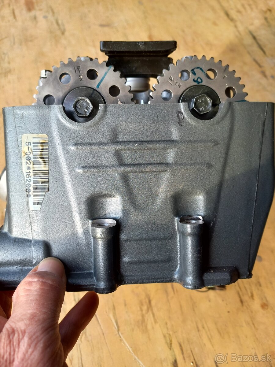 Hlava KTM Duke 390 - 3