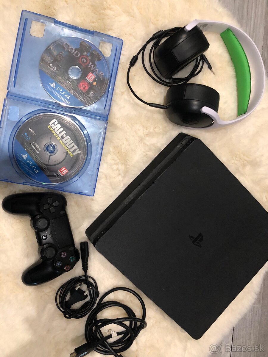 Playstation 4 slim 1TB - 3