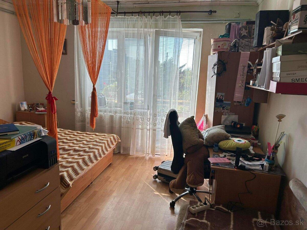 Predám dvojizbový byt s balkónom v meste Sobrance - 3