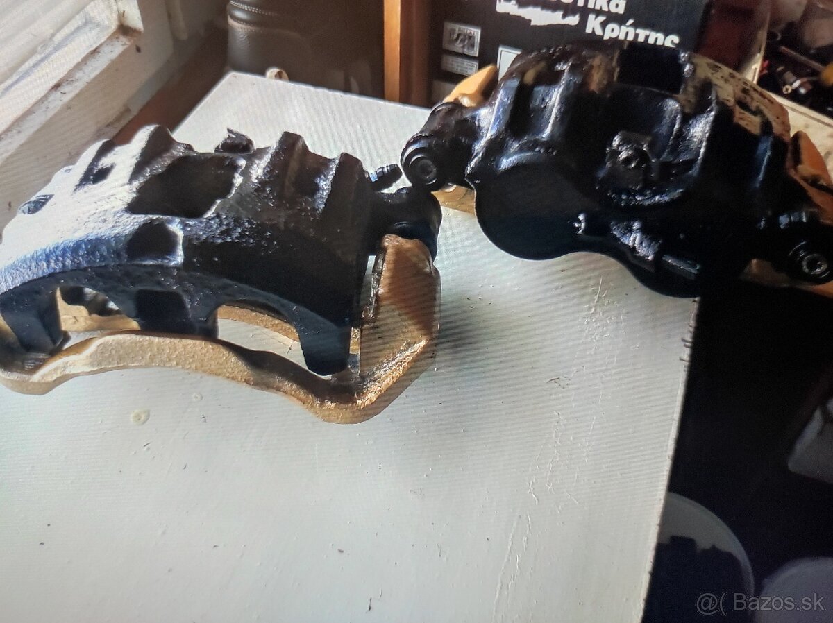 Iveco Daily brzdové strmene - 3