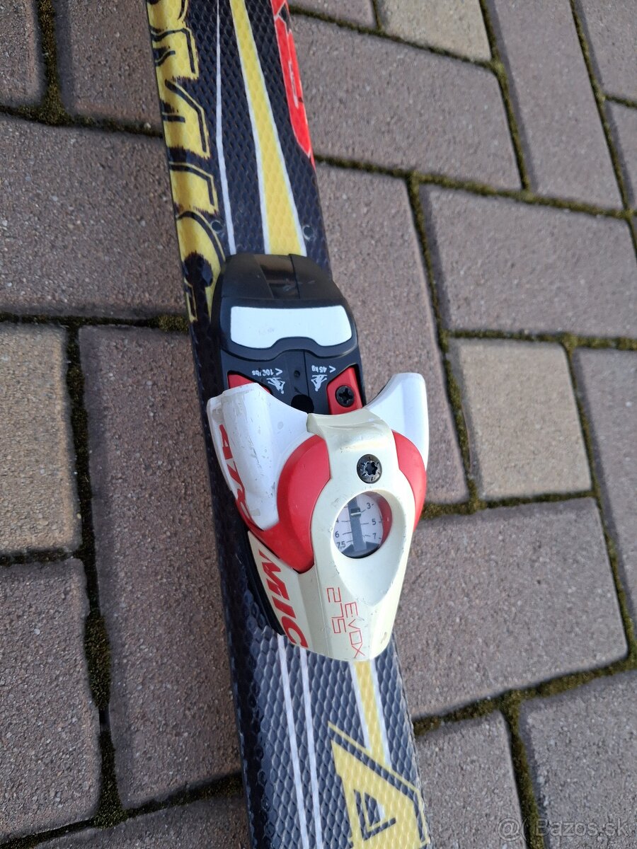 Predám detské lyže Atomic a palice Leki - 3