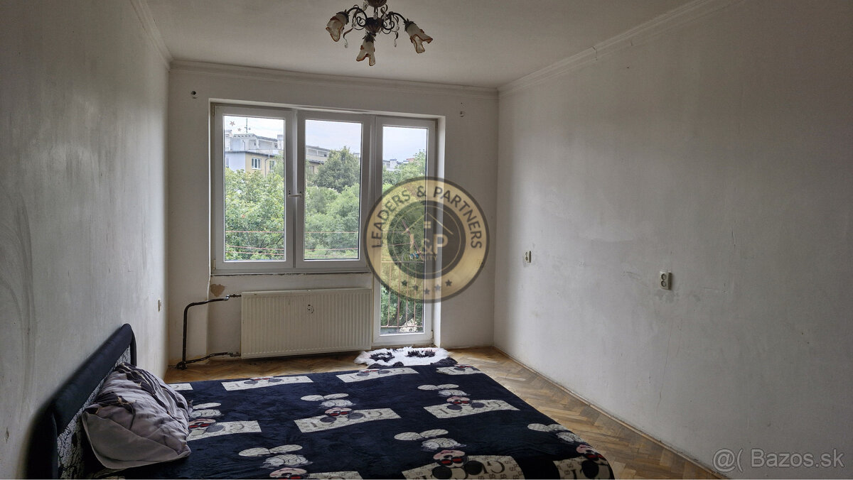 Na predaj 2 izbový tehlový byt v pôvodnom stave. Masaryková - 3