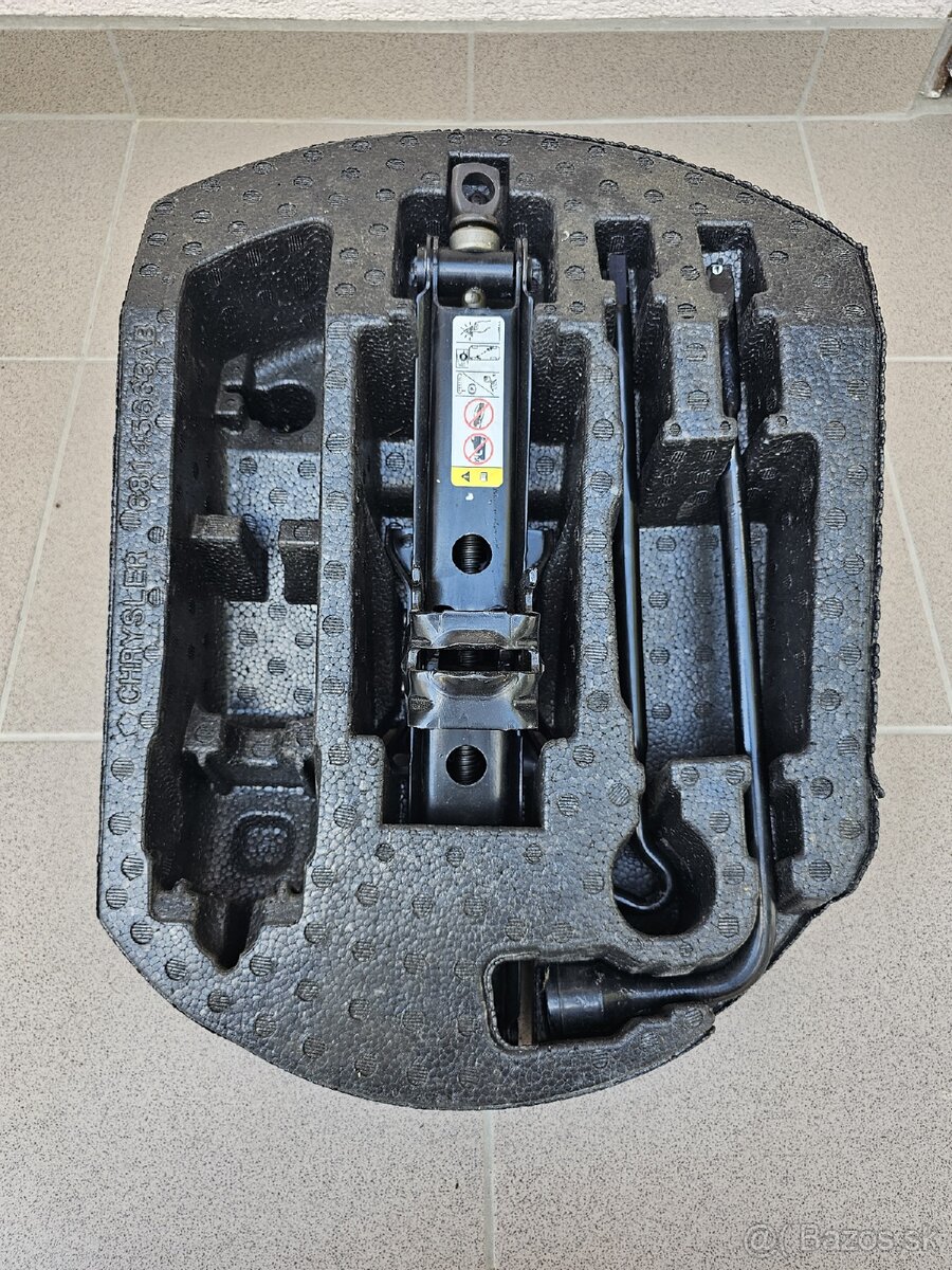 Zdvihák na auto, hever, kľuč, oko - 3