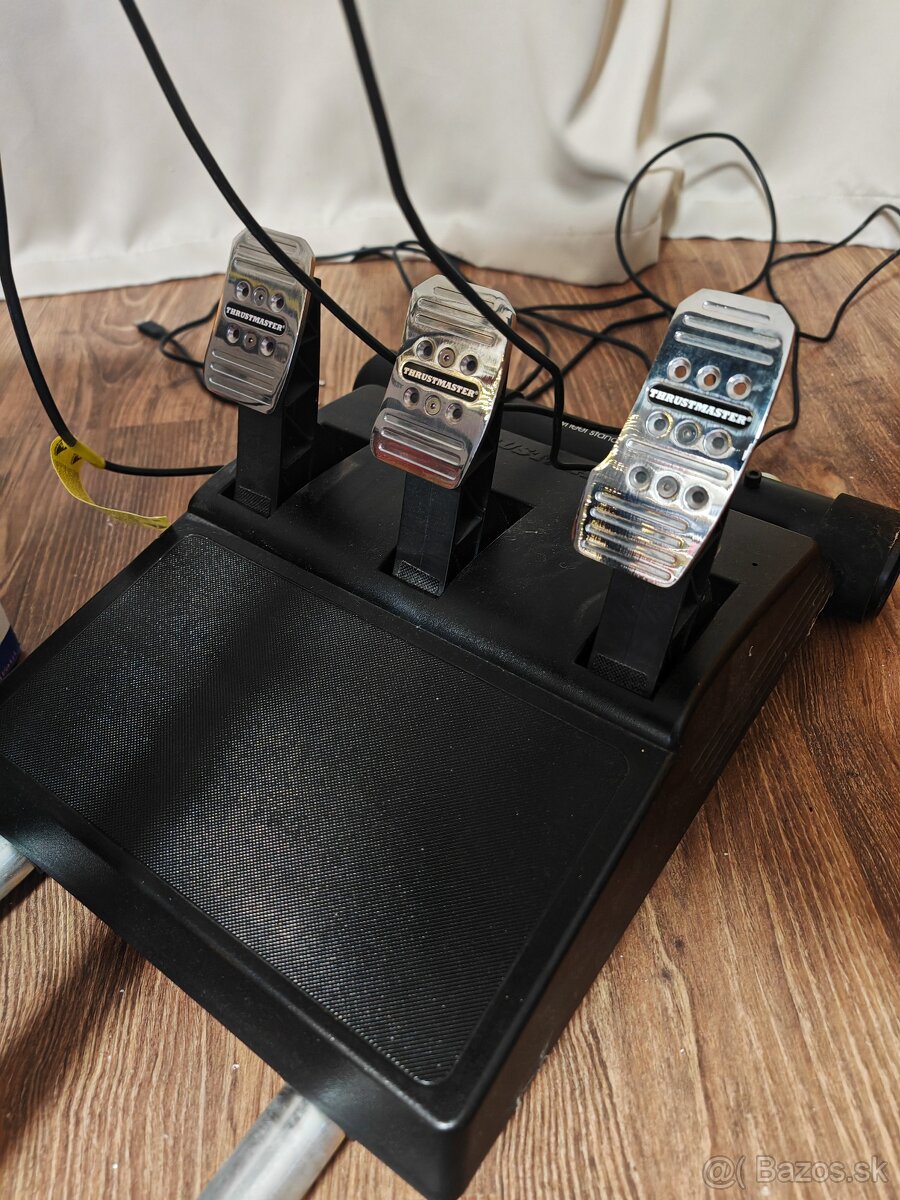 Thrustmaster T300 Ferrari 599XX Evo Alcantara - 3