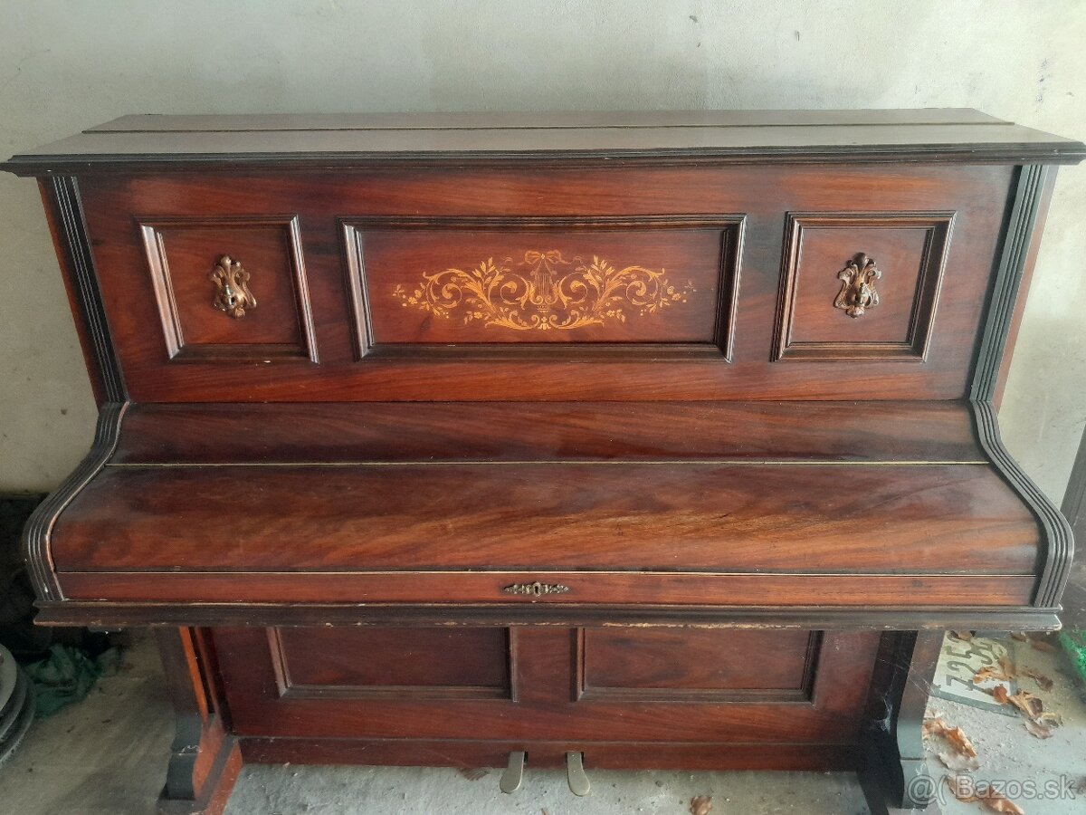 Predam klavir Ant.Petrof - 3