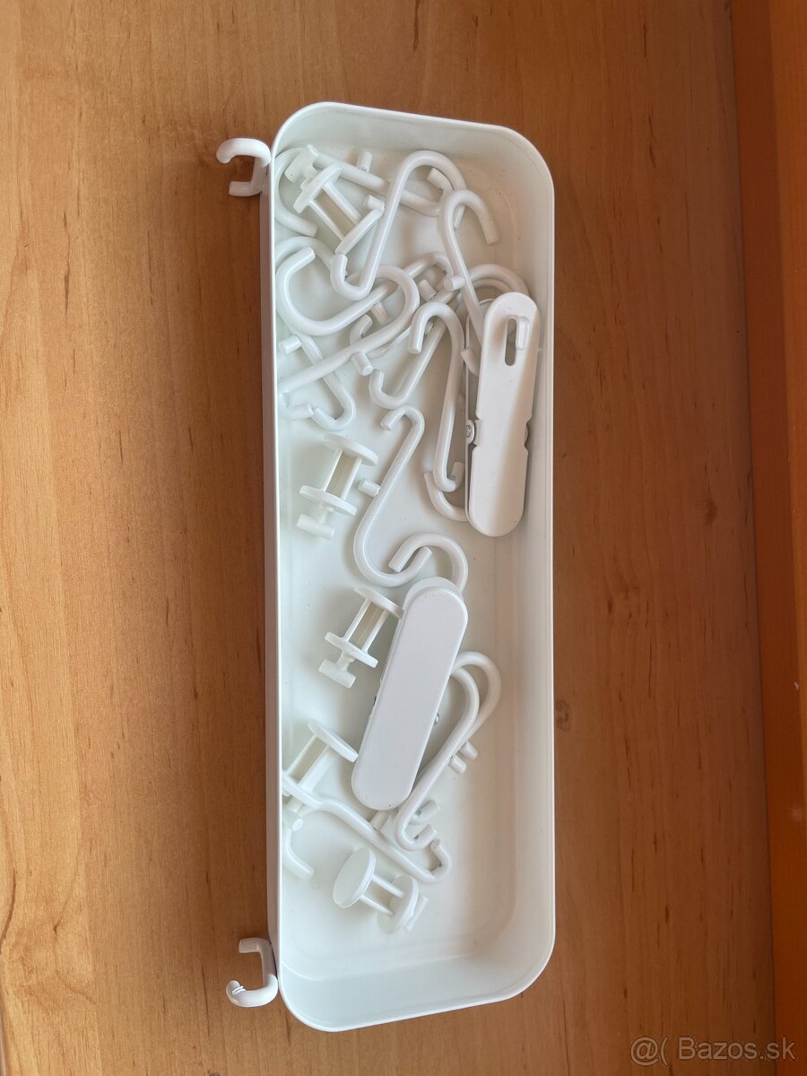 Tabula s vesiakmi - Ikea pegboard - 3