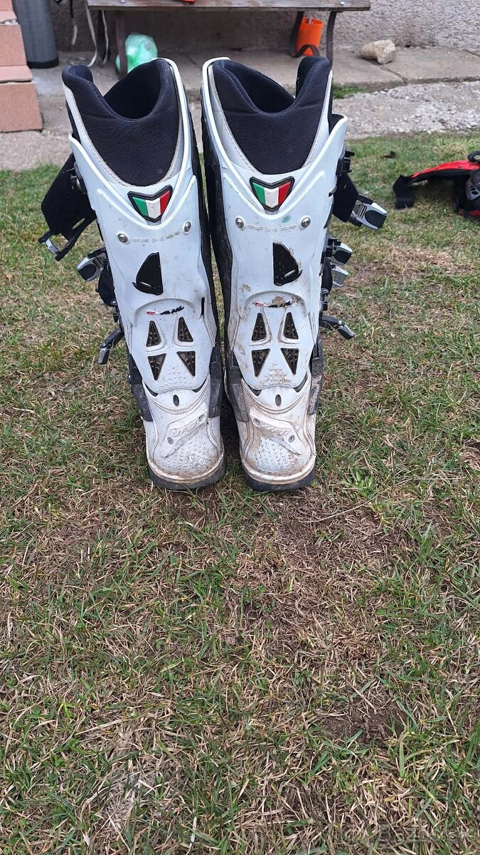 Motocrossova výstroj - 3